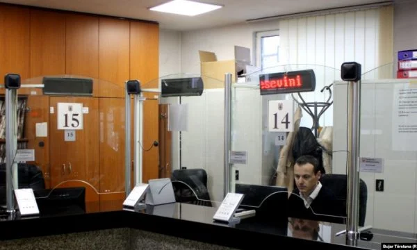 How long will Kosovo citizens wait to be equipped with IDs