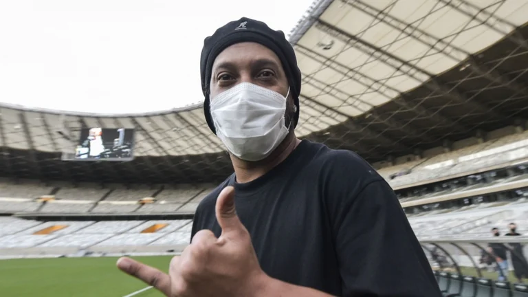 Ronaldinho infected with coronary