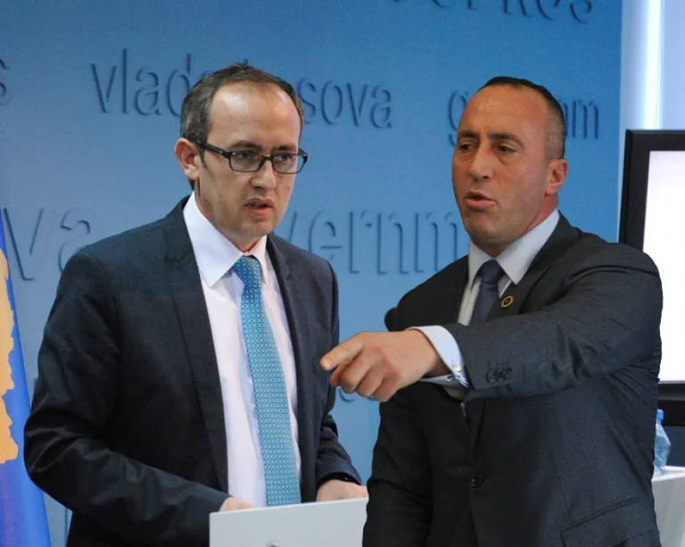 Hoti y Haradinaj no tienen parada, continúan chocando a través del estado de Facebook