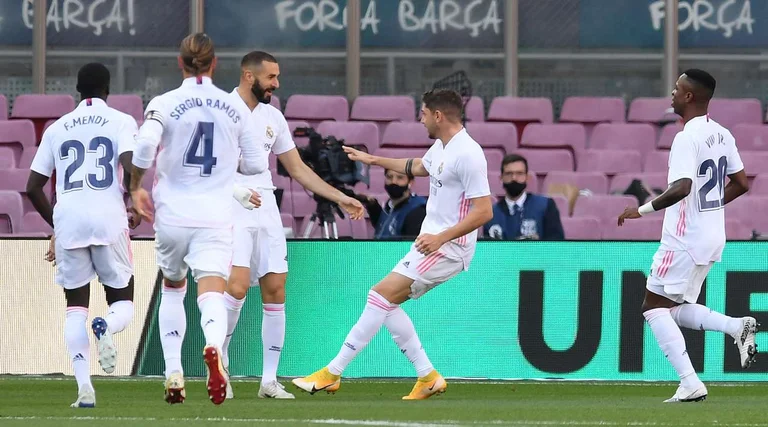 Real Madrid divide Barcelona entre el Camp Nou: Tomar el primer lugar en la mesa