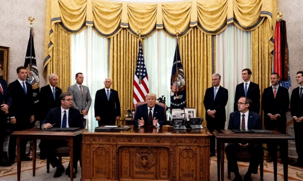 Thaçi e fton Trumpin për vizitë në Kosovë