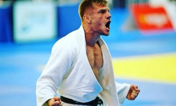 Blood and Fozli ready for medals