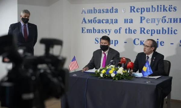 La Embajada Americana disfruta del trabajo de Hoti en el acuerdo de Washington.