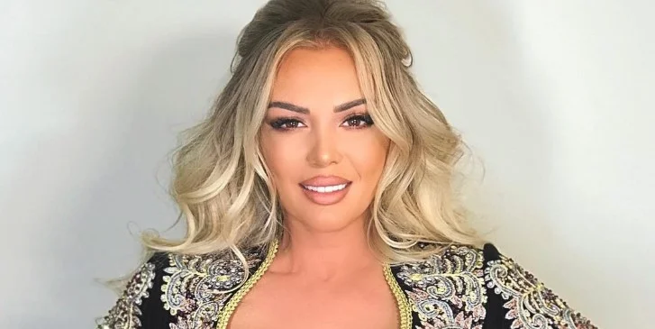 Violet Kukay continues to take note of the photos after the seemingly drastic change