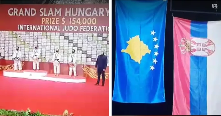 Il momento in cui la Judistrendive serba ha ascoltato e rispettato l'inno del Kosovo dopo il trionfo di Distria Krasniqi