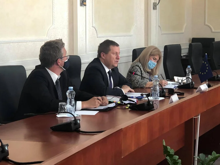 EU chief in Kosovo Szunyong openly says to MPs: Change Constitution