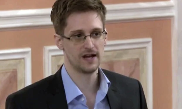 Snowden obtient une autorisation permanente en Russie