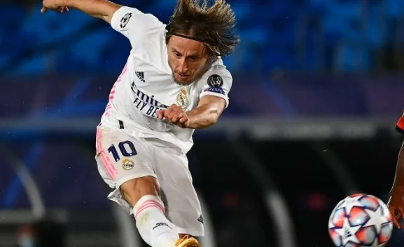 Après avoir perdu contre Shakhtar, Modric menace Barcelone