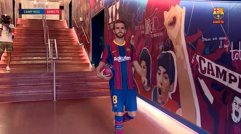 Tifozët e Barcelonës presin Pjanic, por trajneri Koeman shpjegon gjendjen e boshnjakut