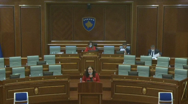 Vjosa Osmani lavdëron deputetët e Kuvendit, thotë se punuan fort përkundër pandemisë