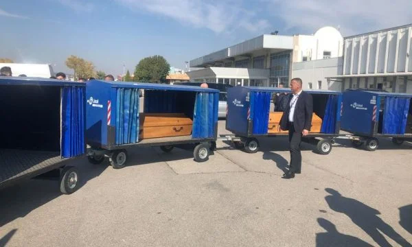 The lifeless bodies of three family members who died in Germany arrive in Kosovo