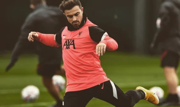 Gerdan Shaqiri in the ball in training, but Klopp has not yet decided