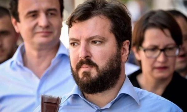 Arbër Zaimi pretendon që VV-ja nuk e ka larguar asnjë anëtar nga partia