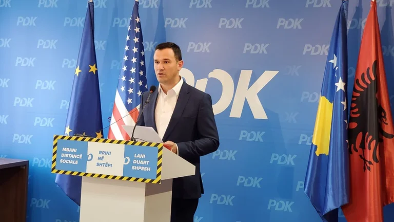 Hoxha: We expect Vjosa Osmani to sign the motion for Hot's fall