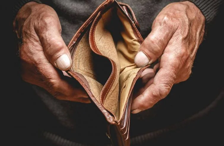 IMF scary numbers: Every Albanian is expected to become poor