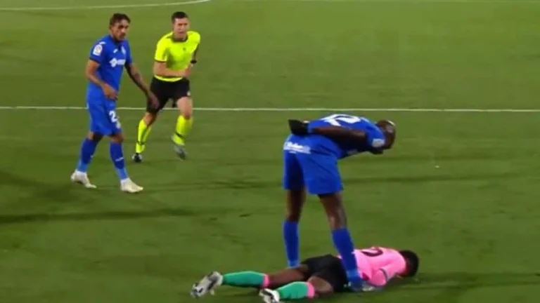 Getafes defender shouts to Ansu Fate: You're 18 and you're simulating like this.