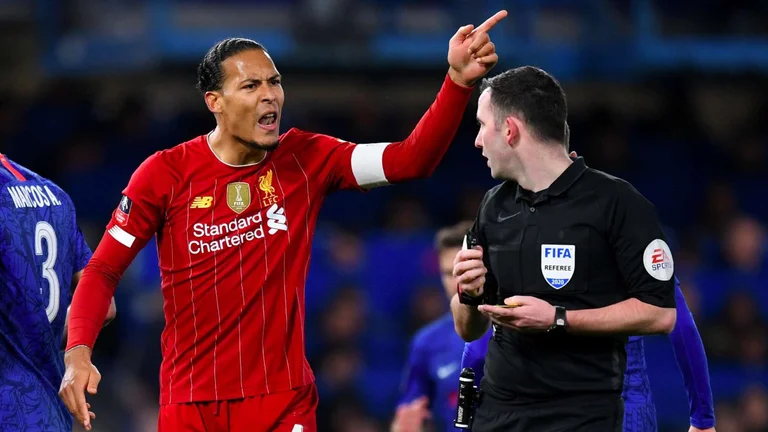 Liverpool en détresse, Van Dijk peut perdre la saison