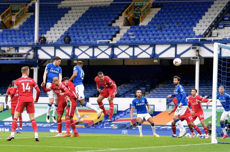 Spectacles at Goodison Park, but not winners