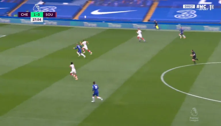 Quelqu'un nous montre comment Timo Werner s'arrête ? Il marque encore et il fait juste fantastique.