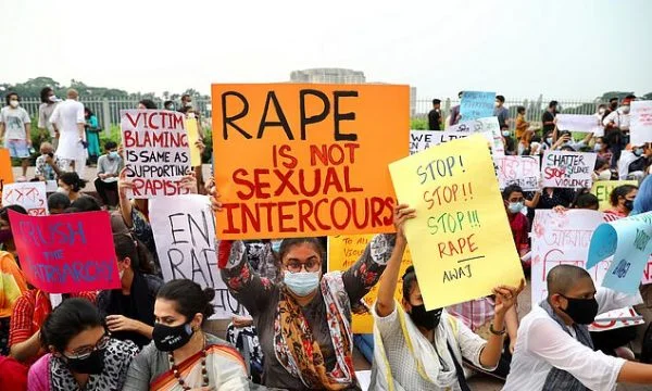 Bangladesh condannato a morte cinque uomini che erano stati violati da un 15 - anno - vecchia ragazza
