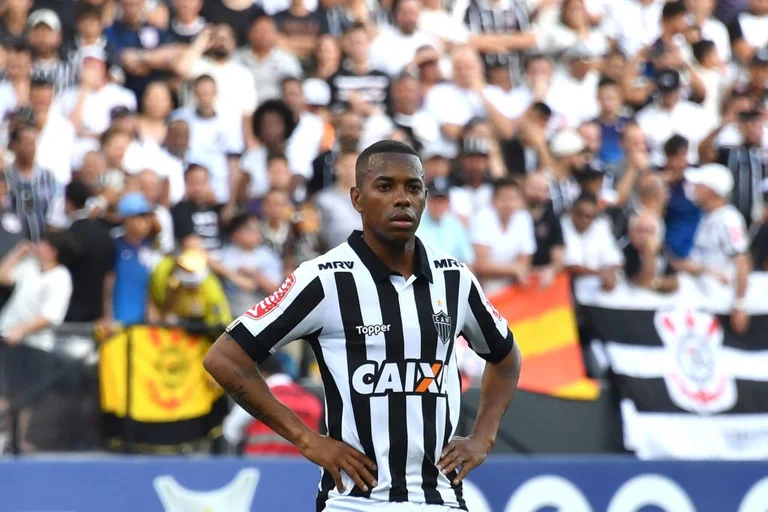 Santos in trouble get rid of sponsors after transferring Robinho... accused of rape.