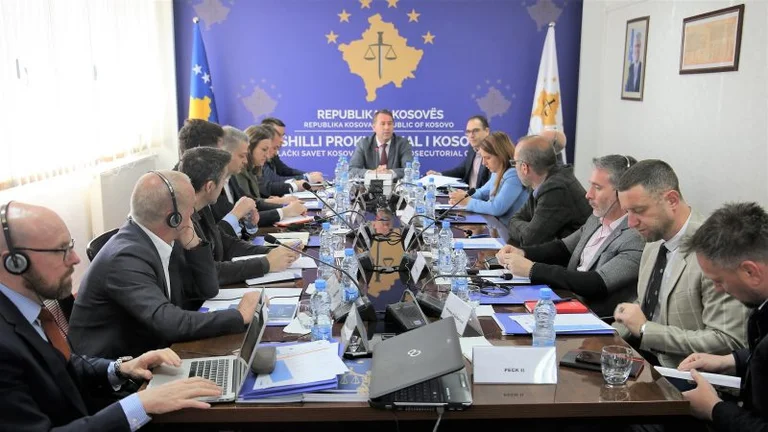 Retrait des États-Unis du processus d'élection des procureurs en chef, le Kosovo endommagé dans le processus d'intégration