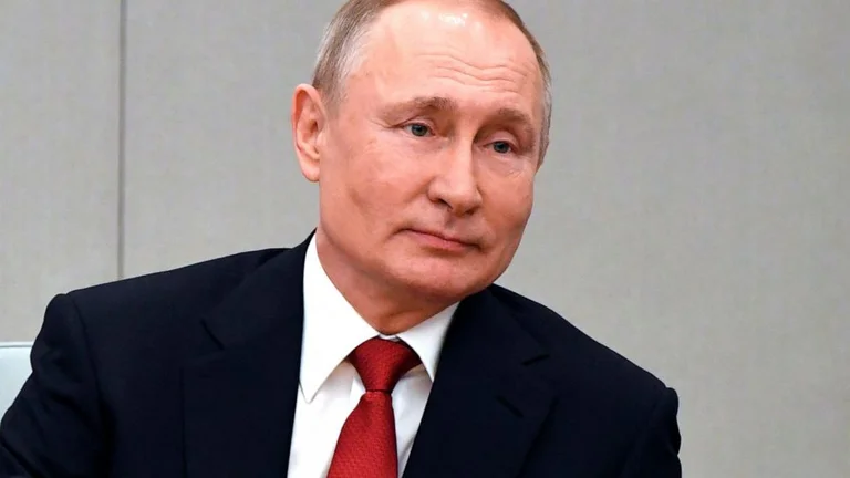 L'UE impose des sanctions aux aides de Poutine