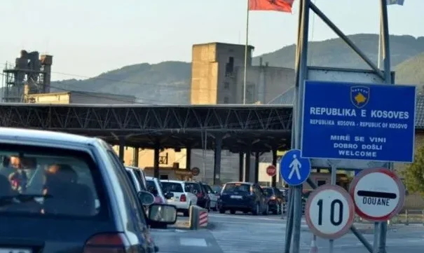 Macedonia-Kosovo border to stay open