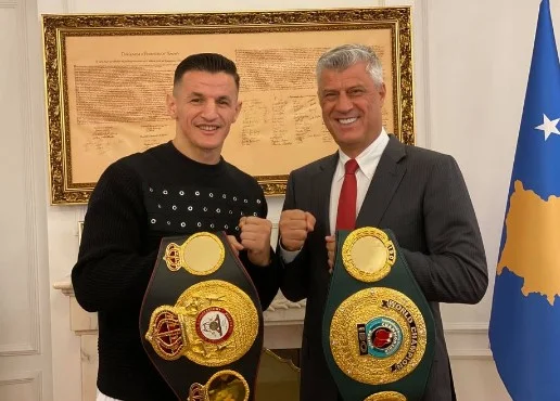 Präsident dekorieren Weltmeister Robin Hadzi Krasniqi