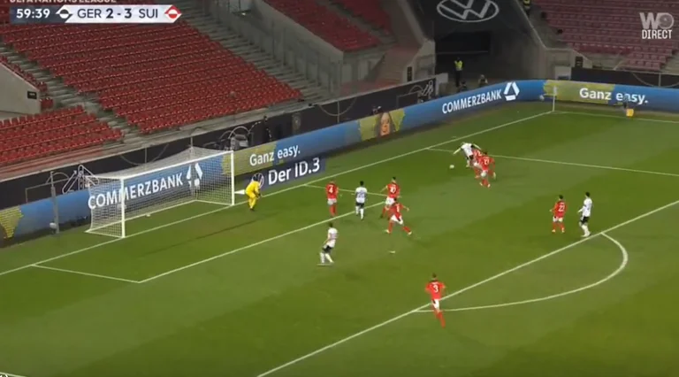Le but du gnabryt contre la Suisse avec le talon est absolument brillant.
