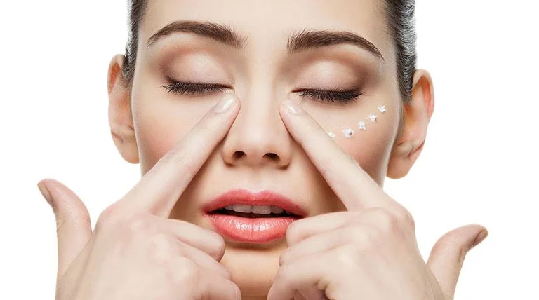 Daily mistakes that cause you circles below the eyes