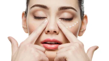 Daily mistakes that cause you circles below the eyes