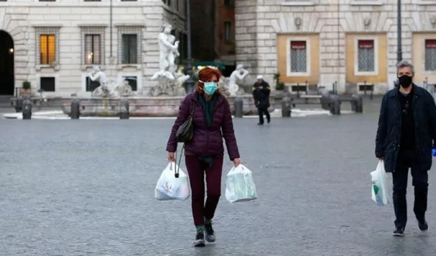 L'Italie renforce les mesures contre COVID-19