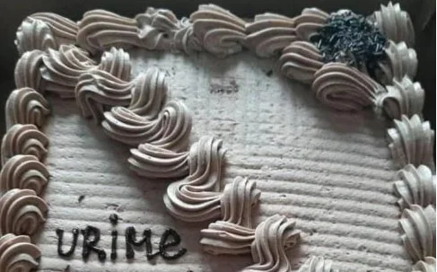 Kosovars celebrate with cake for the negative score of the coronary test: Congratulations on the negative test