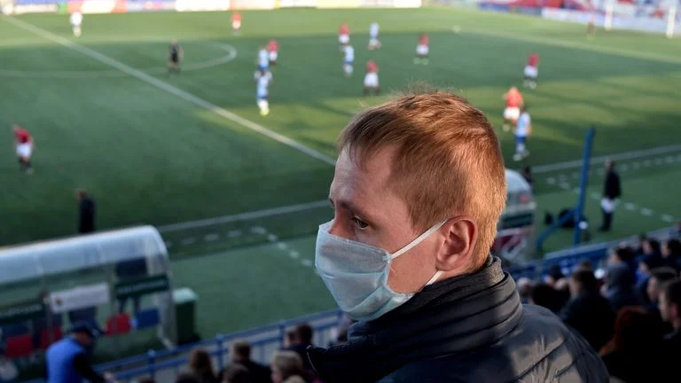 “Fotball is in danger, don't dare stop the” championship