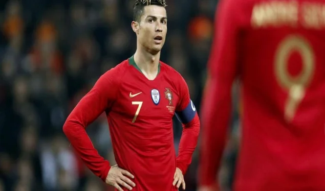 Ronaldo avertit de quitter le Portugal National