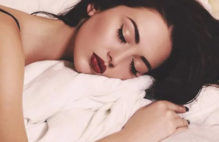 Seven things that can happen to you if you sleep by making up