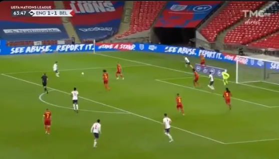 Quel brillant but du mont Angleterre en haut