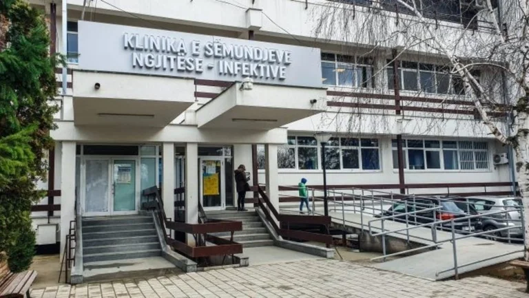Rrëfimi i 50-vjeçares së cilës iu deshën pesë javë për ta mposhtur koronavirusin