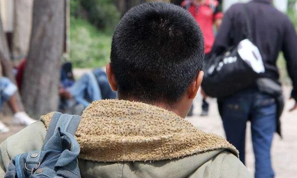 Migrant smuggling in Vmica is home to five minors in a car