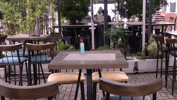 Desobedecer la Ley CO VID, tres bodas rompen y varios locales cierran