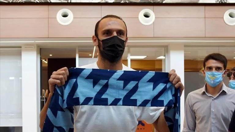 Il n'a pas joué pour le Kosovo après avoir dit qu'il était blessé, mais Vedat Muriqi activé dans l'amiable Lazio