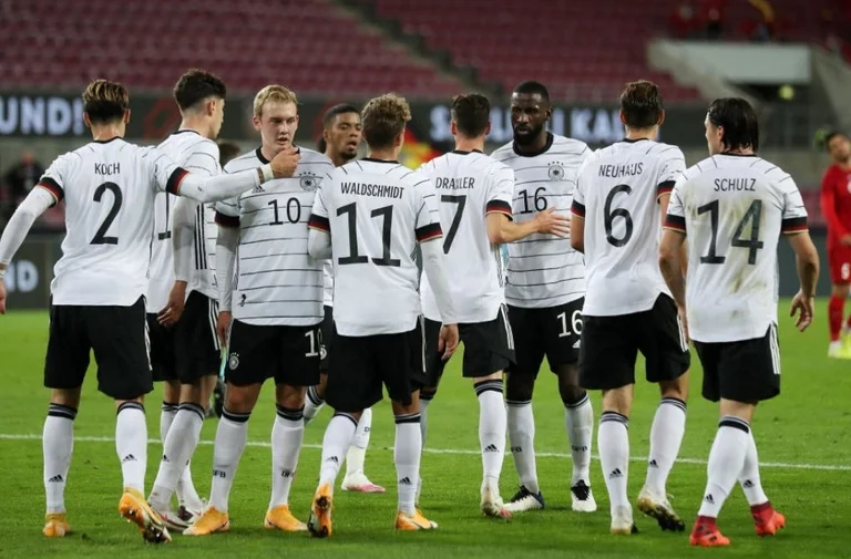 Ukraine-Germany begins shortly: These are official formations.