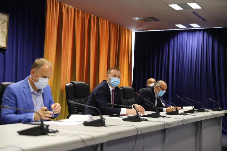 L'augmentation des cas ces derniers jours, Zemaj appelle d'urgence le Comité, met en garde contre les actions difficiles