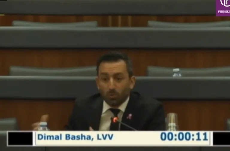 Dimal Basha crie sur Driton Selmanaj : Ta gueule.