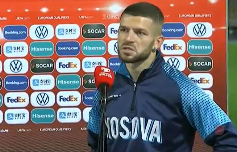 Berisha s'énerve après le match : les Macédoniens ne le méritaient pas.