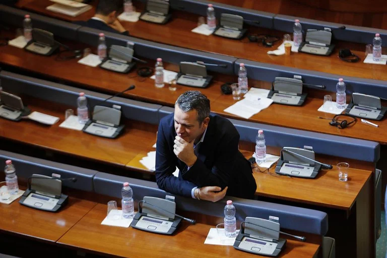 LDK says it has 61 votes, calls extraordinary session for the recovery bill