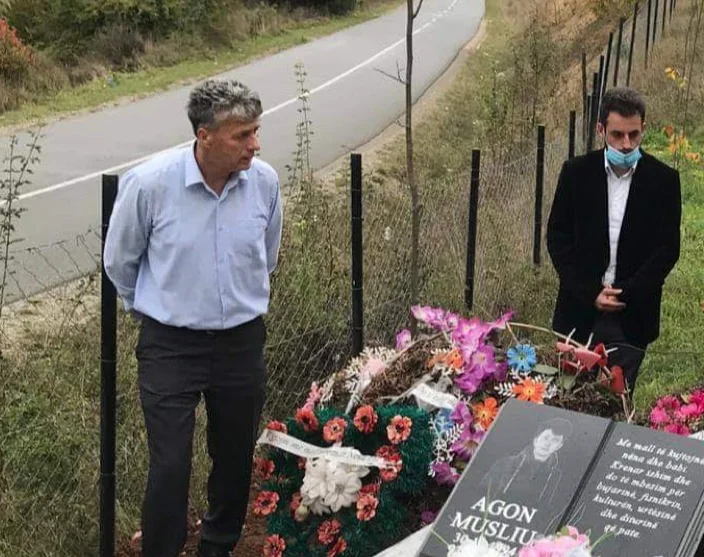 Parlement étudiant Visite de la famille du défunt Agon Musliu