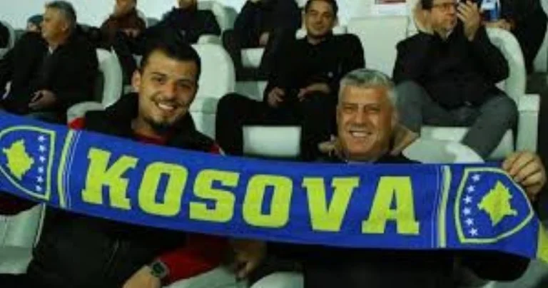 Le Président Thaci (parle en anglais) : Nous sommes avec le National du Kosovo avec nos cœurs et nos cœurs !