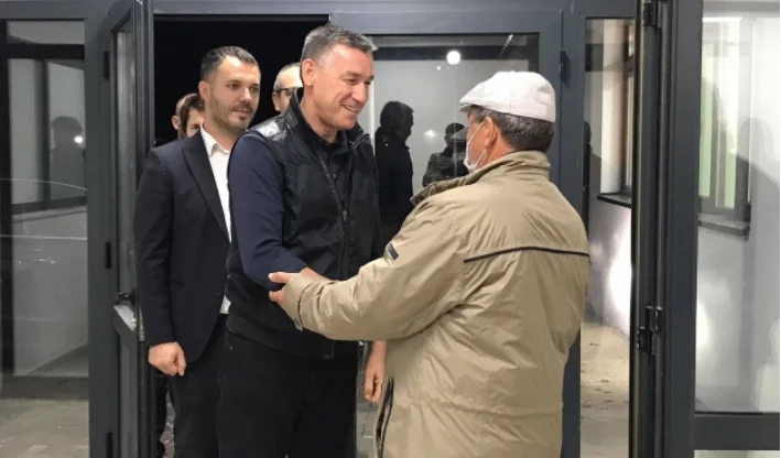 Wessel Visite Kamenica Busavata, Urges Kastrati a Open School